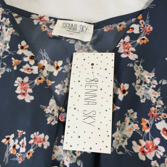 NWT Sienna Sky Navy floral short sleeve HI-LOW elastic waist SIZE M blouse - Picture 2 of 12